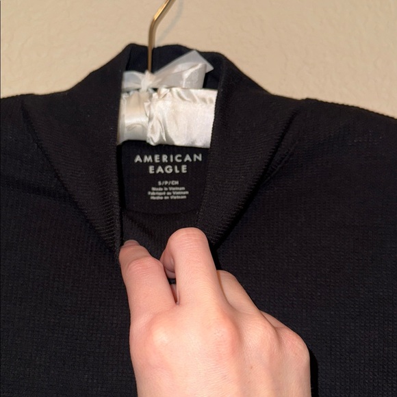 American Eagle Cropped Thermal Mock Neck Black Long Sleeve Top - Picture 2 of 5